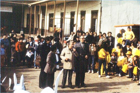 Primera visita de Don Giussani al Colegio Instituto San Pablo Misionero fundado en 1982. Visita realizada el 29 de junio de 1983. (Rafael del Canto)